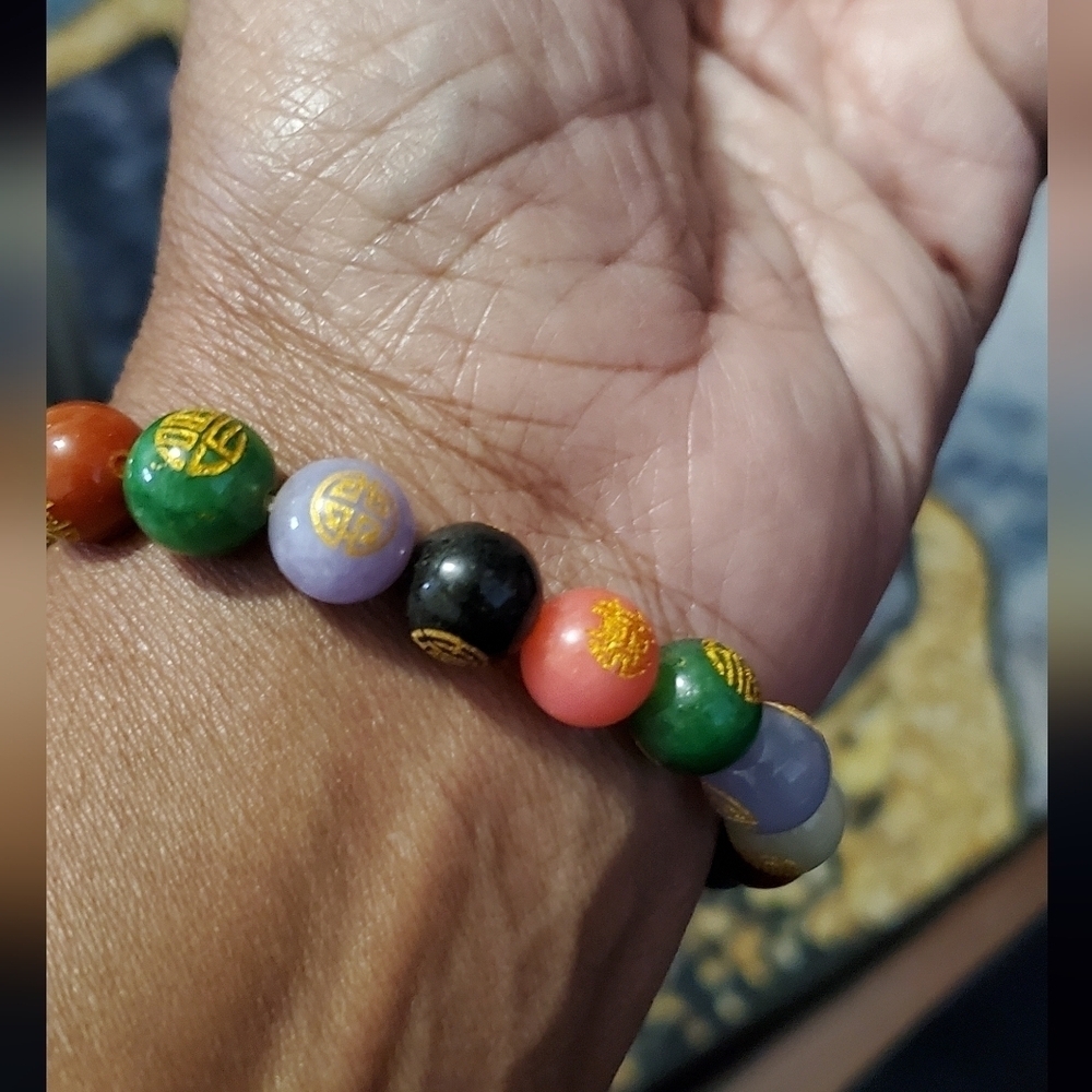 Multi Colored Jade Stretch Bracelet With Chinese Elements & Dragons YG plated - Picture 5 of 7